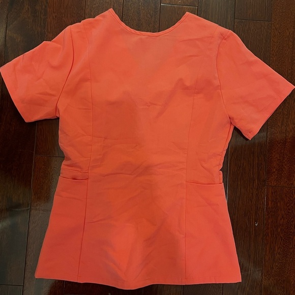 Figs pink  Fitted Short Sleeve Tee - Picture 4 of 6